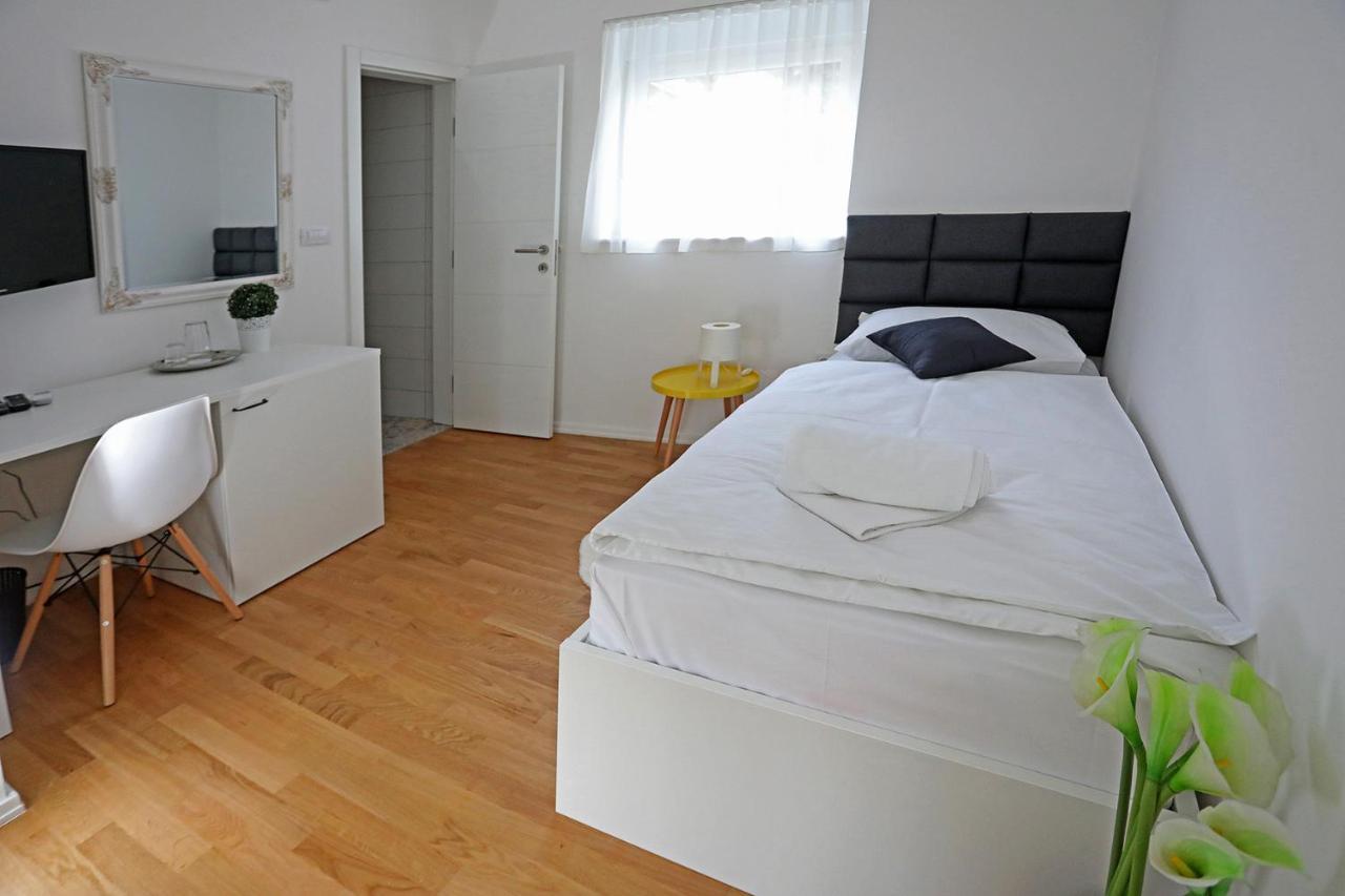 Home Apartmani I Sobe Osijek Extérieur photo