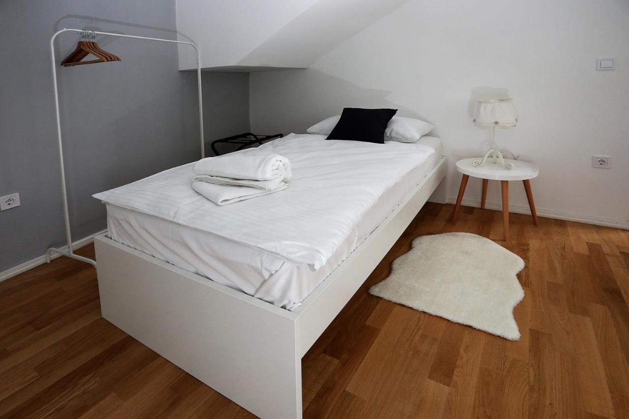 Home Apartmani I Sobe Osijek Extérieur photo