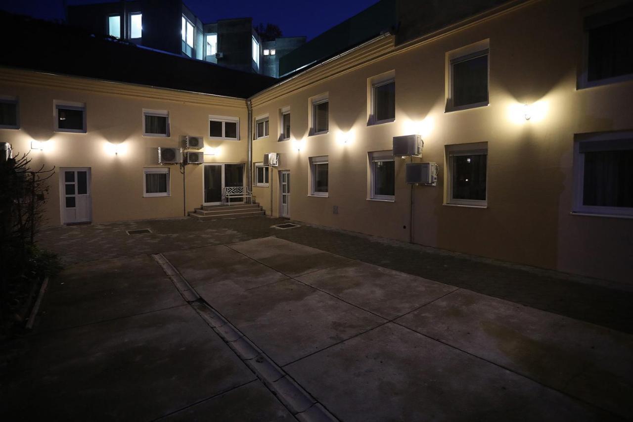 Home Apartmani I Sobe Osijek Extérieur photo
