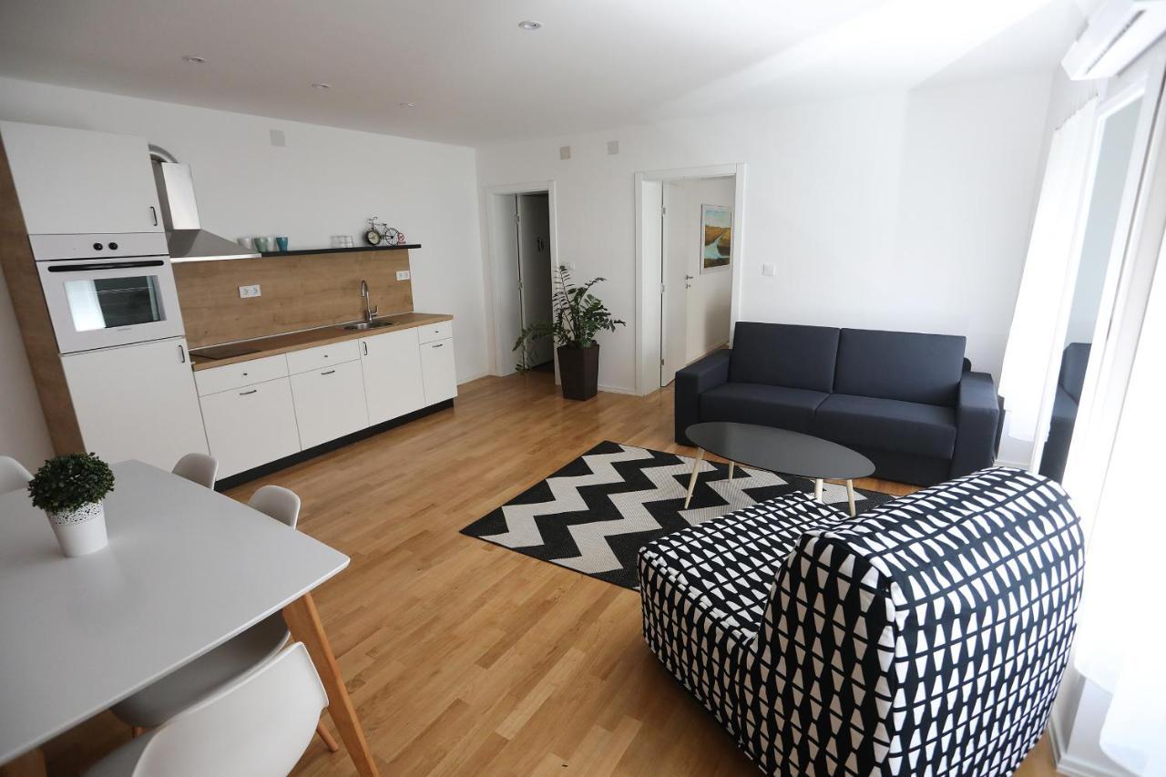Home Apartmani I Sobe Osijek Extérieur photo
