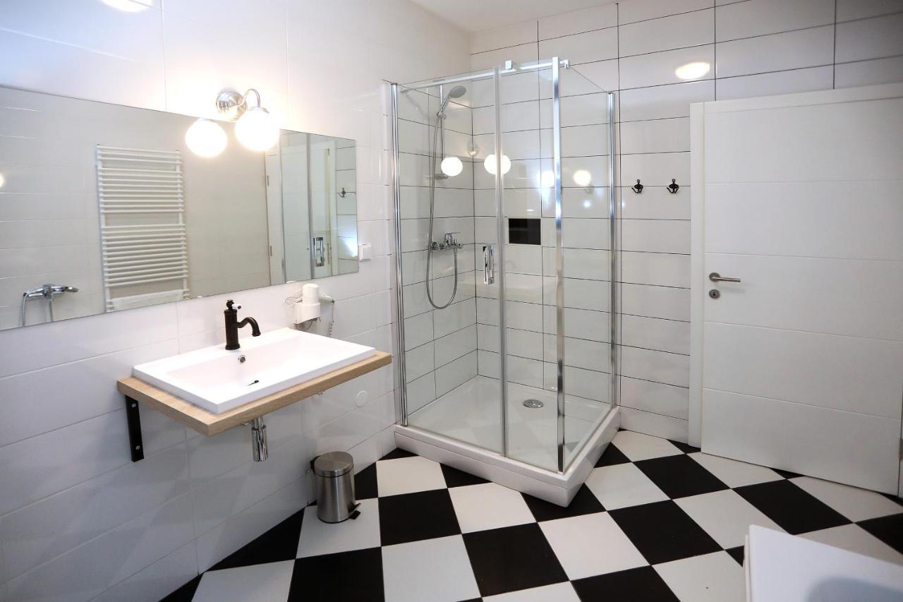Home Apartmani I Sobe Osijek Extérieur photo
