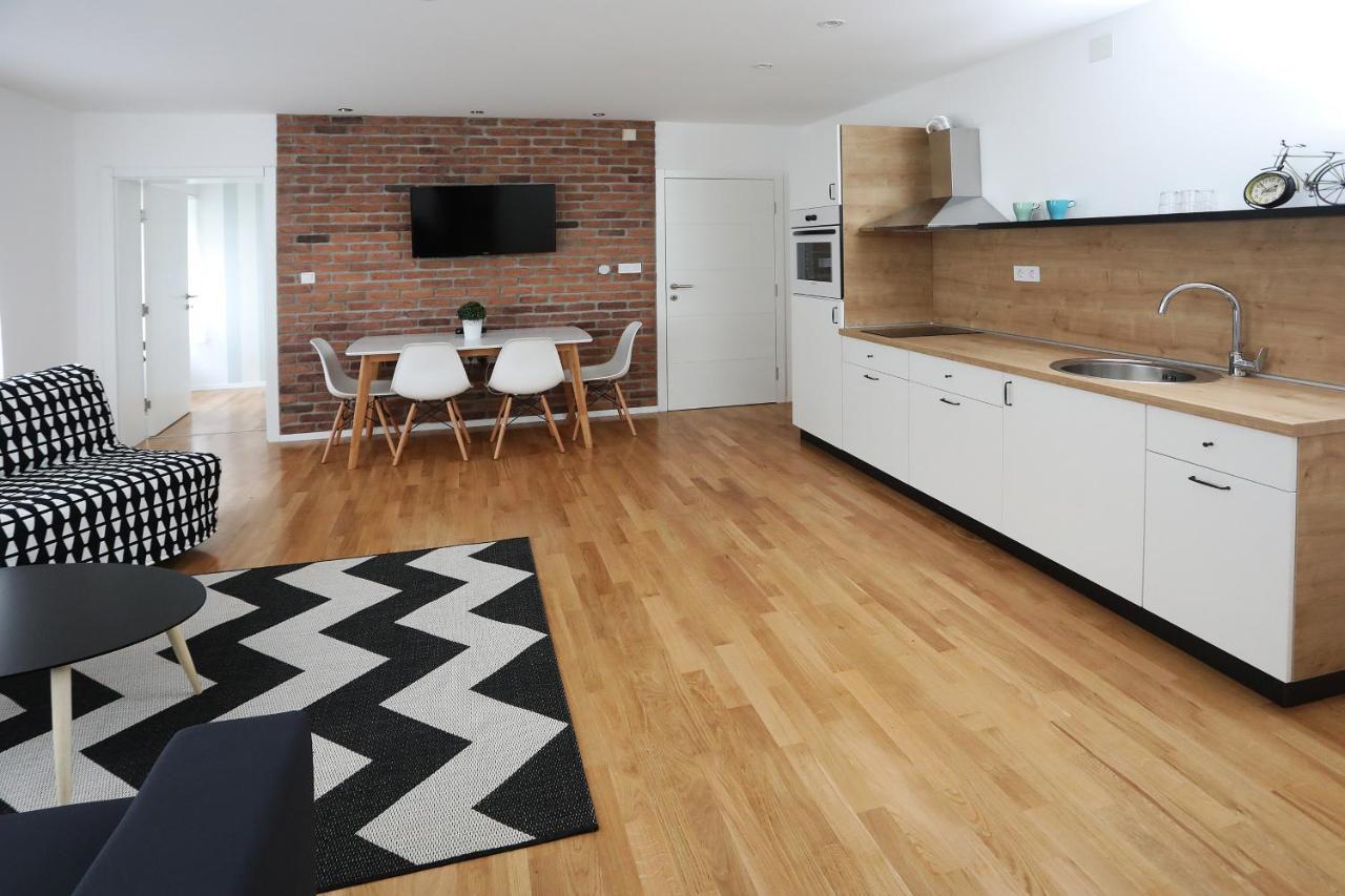Home Apartmani I Sobe Osijek Extérieur photo