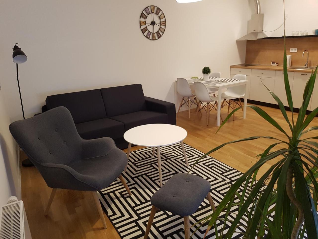 Home Apartmani I Sobe Osijek Extérieur photo