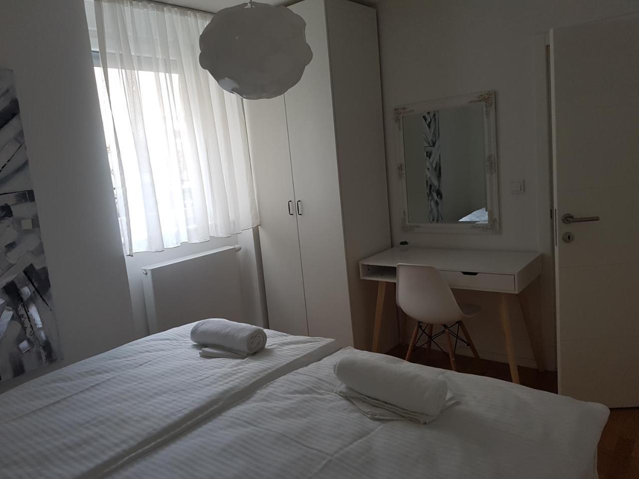 Home Apartmani I Sobe Osijek Extérieur photo